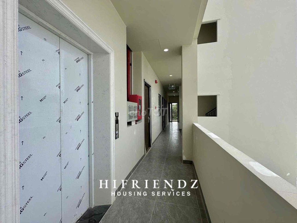 The apartment has a new full interior building near the seventh district financial college Masketing.