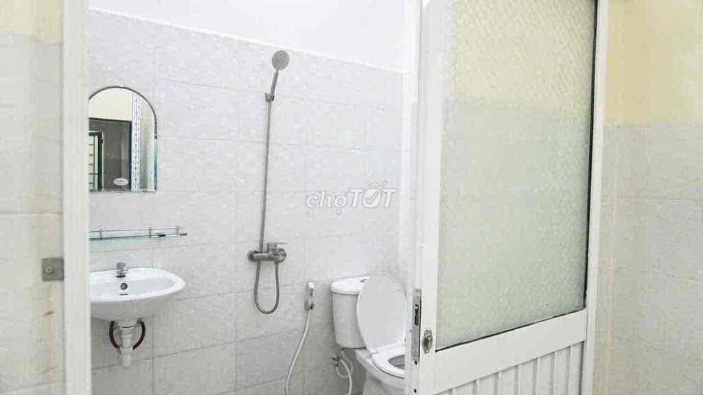 Rent room 3-0-0-0. Cold, solar power.