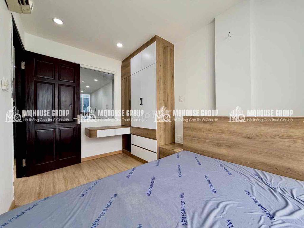 Full-time service apartment. A balcony bedroom, private washing windows at the airport.