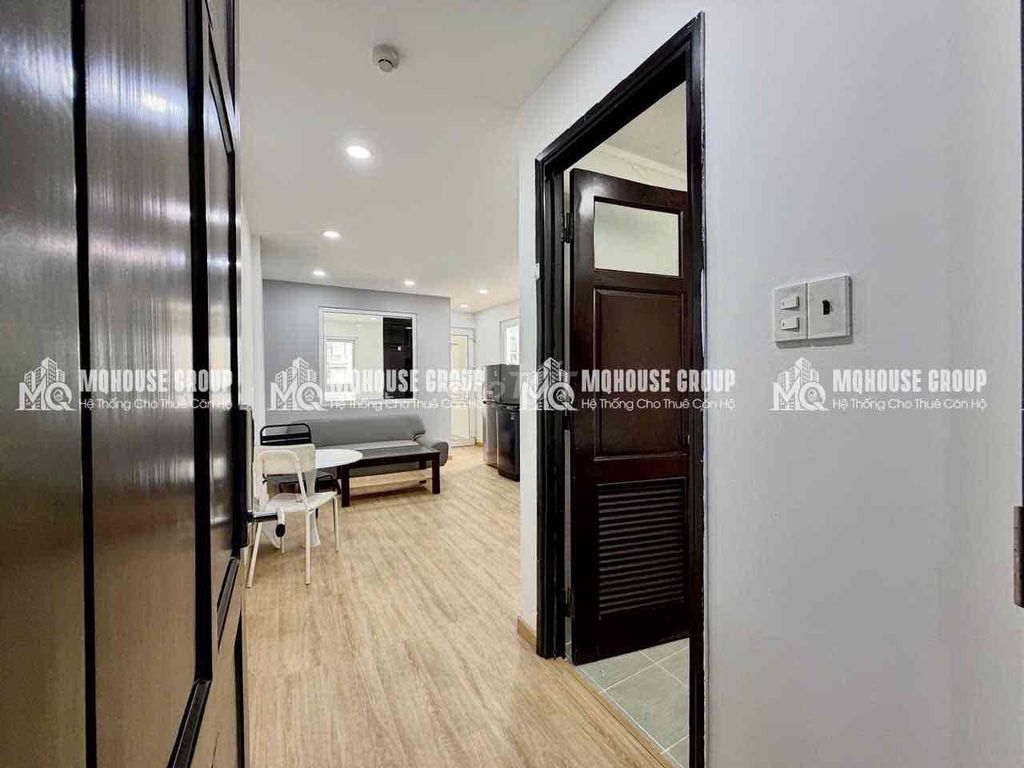 Full-time service apartment. A balcony bedroom, private washing windows at the airport.
