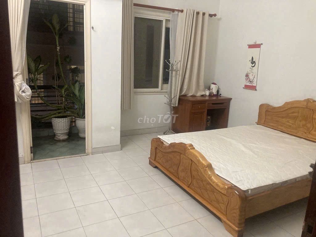 for rent: 258/ Phạm Văn Bạch, District 15, Tân Bình district.
