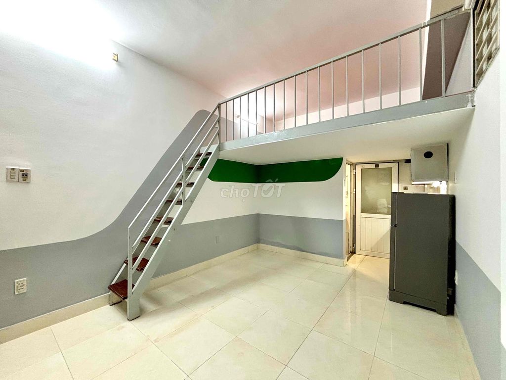 Full ground interior 40 meters wide, private washing machine - near 340 kx-4.