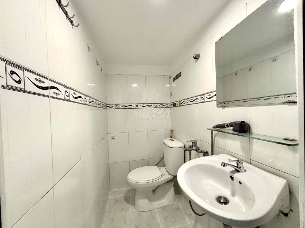 Full ground interior 40 meters wide, private washing machine - near 340 kx-4.
