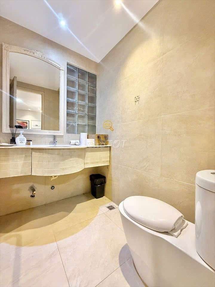 A two-room super. An elevator. Hoàng Văn Thụ. Phú Nhuận.