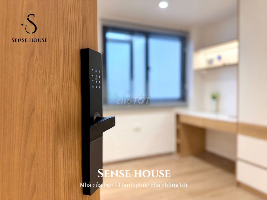 Master himself, one bedroom with a yard, 35 meters, high-end furniture, right in!!!!