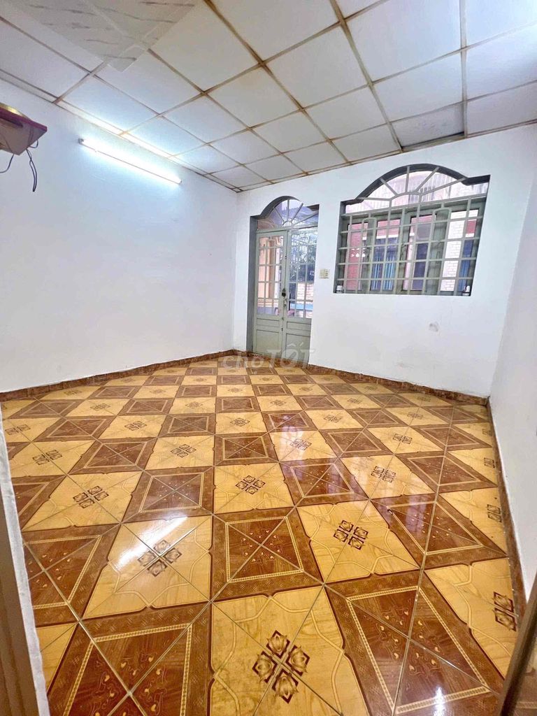 9 million -- three bedrooms, Thoại Ngọc Hầu Autoway -- Tân Phú