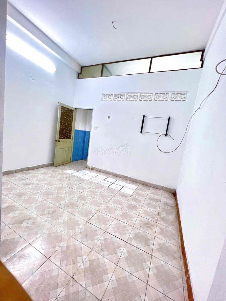 9 million -- three bedrooms, Thoại Ngọc Hầu Autoway -- Tân Phú