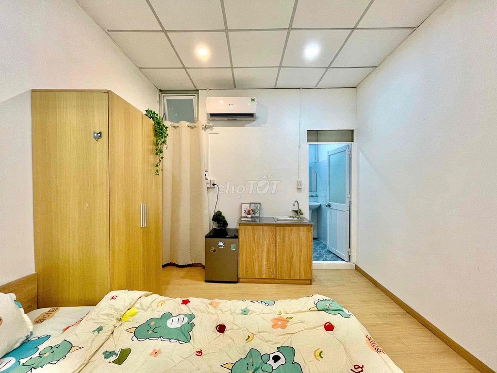 The studio is full of cheap interiors that fit svien, nvvp right on the Third.