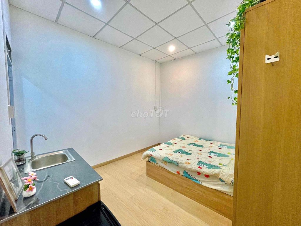 The studio is full of cheap interiors that fit svien, nvvp right on the Third.