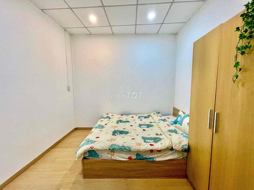 The studio is full of cheap interiors that fit svien, nvvp right on the Third.