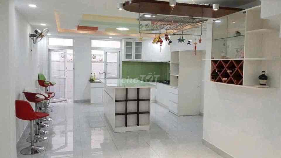Rent 5 x 20 meters. 7 bedrooms. Nguyễn Thị Kiểu.Tân Thới Hiệp.