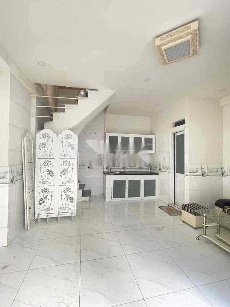 The double bedroom 2 is 8 million-to-one bathroom 10-Q-Gò Vấp