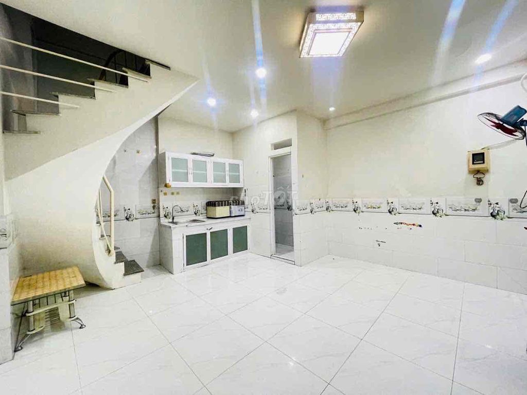 The double bedroom 2 is 8 million-to-one bathroom 10-Q-Gò Vấp
