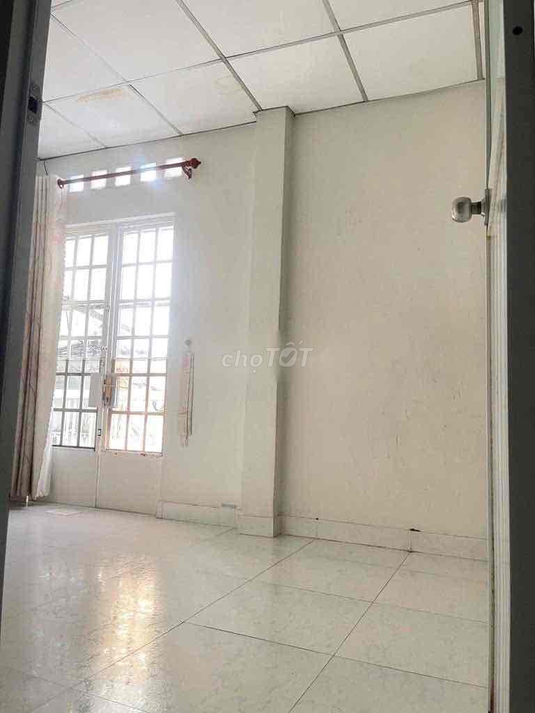 The double bedroom 2 is 8 million-to-one bathroom 10-Q-Gò Vấp
