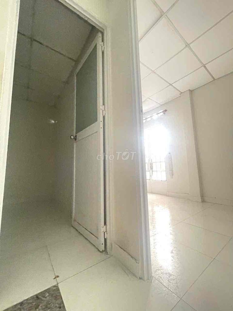 The double bedroom 2 is 8 million-to-one bathroom 10-Q-Gò Vấp