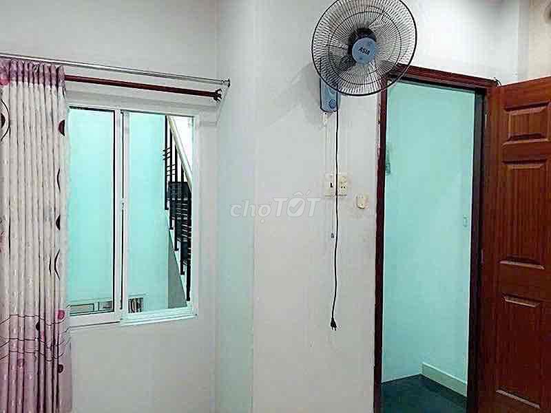 Renting Tuệ Tĩnh Street, District 11. 5 floor (4 bedroom 3 toilet)