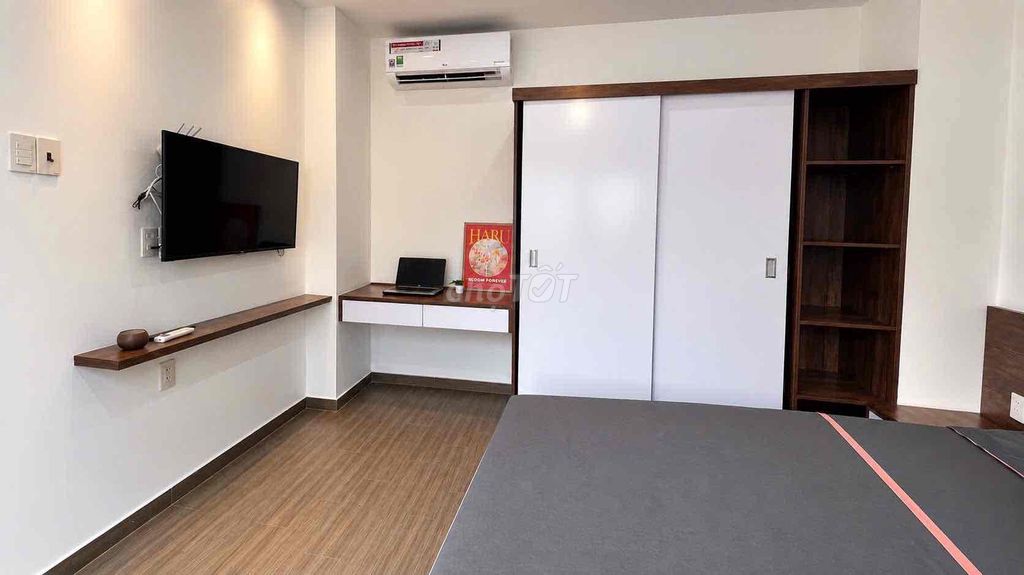 The apartment is a full bedroom with a cool balcony, District 1 9 million3.