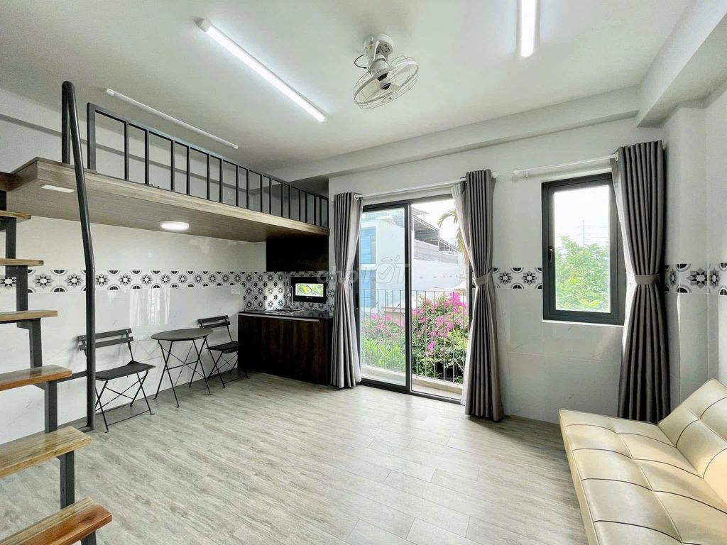 The New Room Builds 2 M Kingdom Hall, Trường Chinh window, 5x10 .