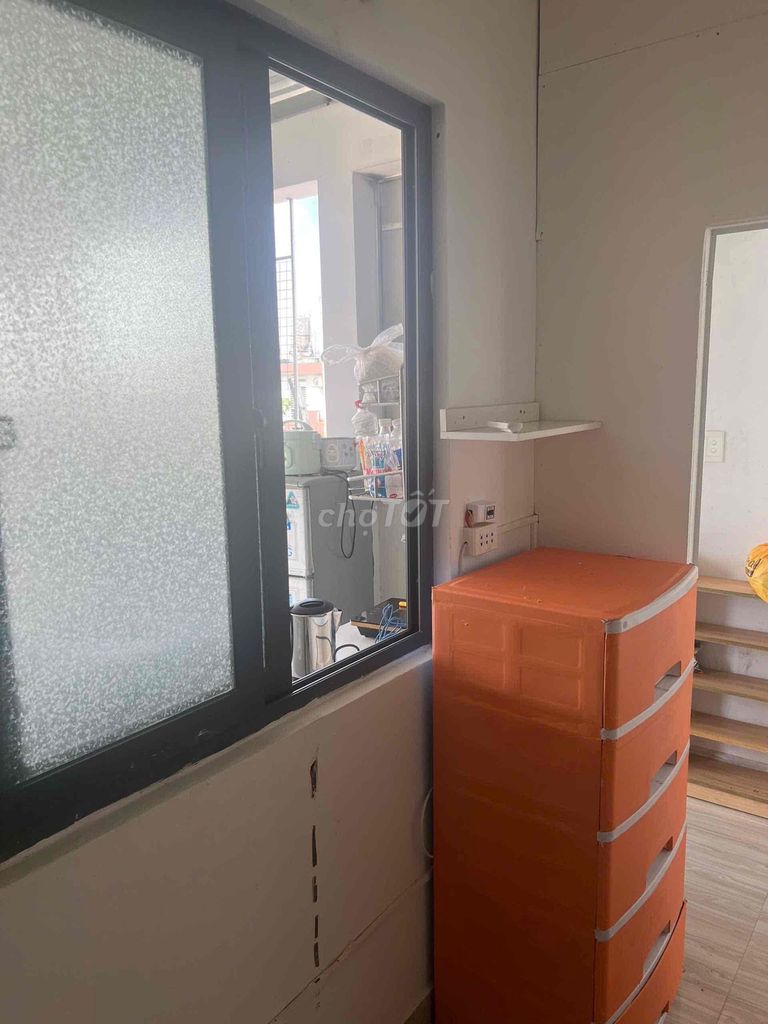 We need to get to the dorm right at Lang's Gate - 45 beds + 1 single room.