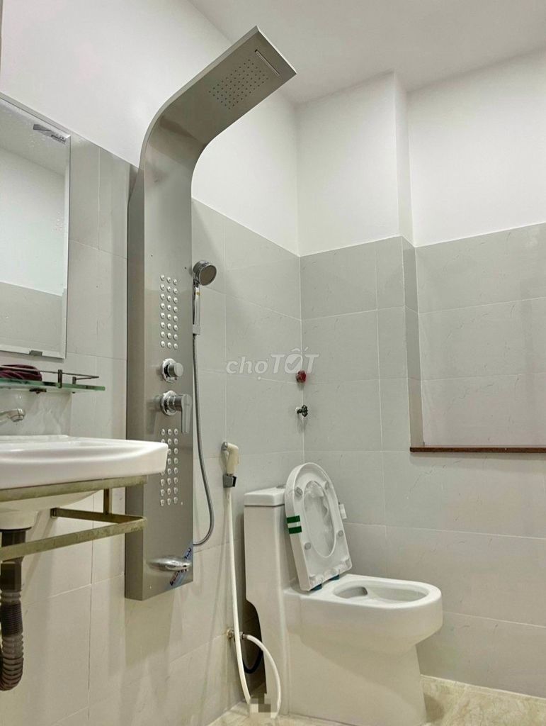 Rent the 86/2-B Trần Thái Tông alley building, 717 15, Q. Tân Bình