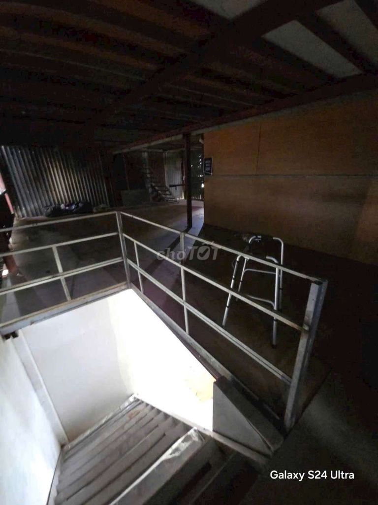 Near cv GioZA 12 018 meters 96 m2 + 2x50 truck path 9 million a month