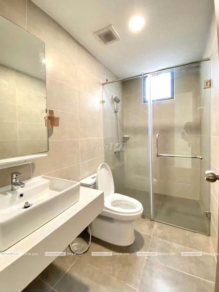 The cargo basket rents Akari City Võ Văn Kiệt, 2 bedrooms for 8 million.