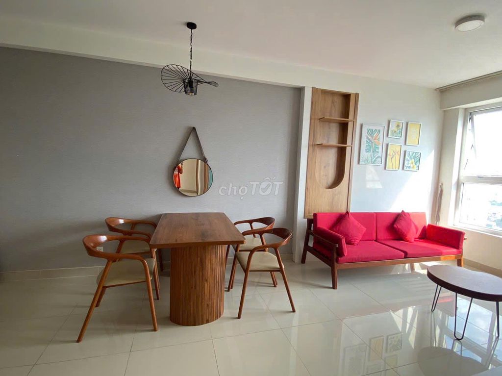 We're renting Saigon Gateway 2 bedrooms 8.5 million with interiors, lovely owners.