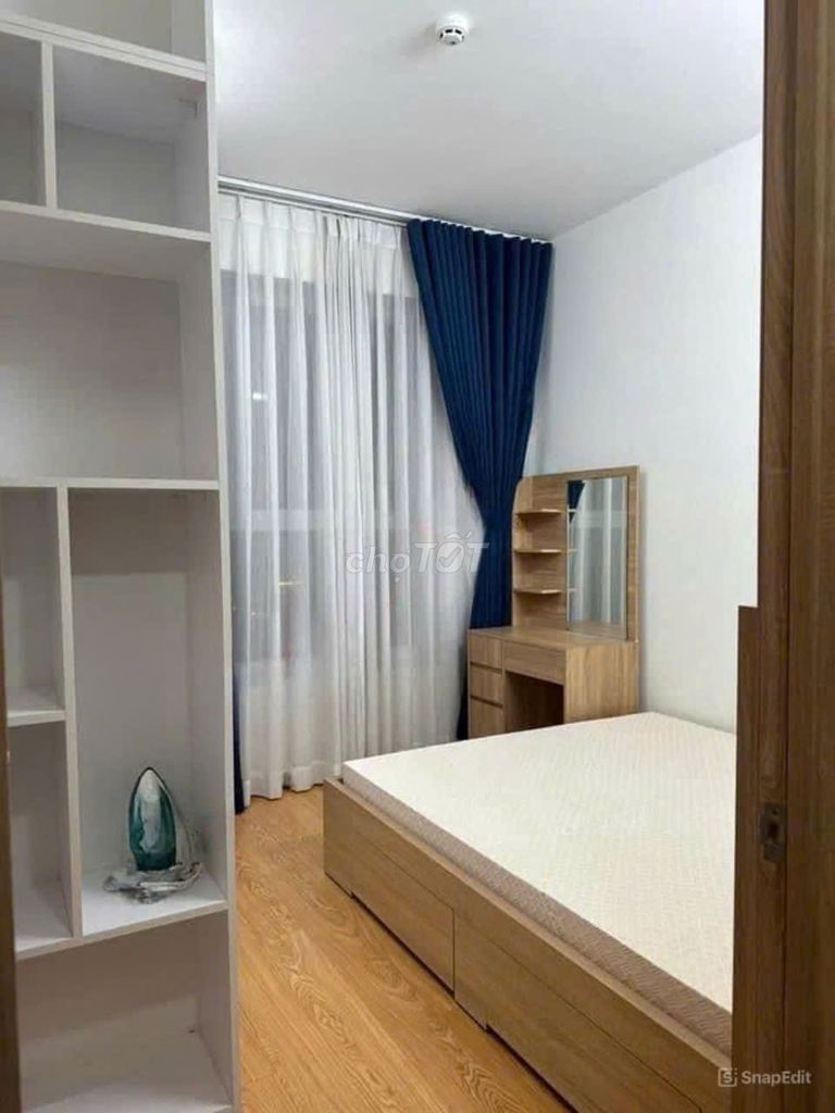 We're renting Saigon Gateway 2 bedrooms 8.5 million with interiors, lovely owners.