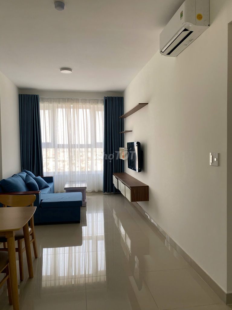 We're renting Saigon Gateway 2 bedrooms 8.5 million with interiors, lovely owners.
