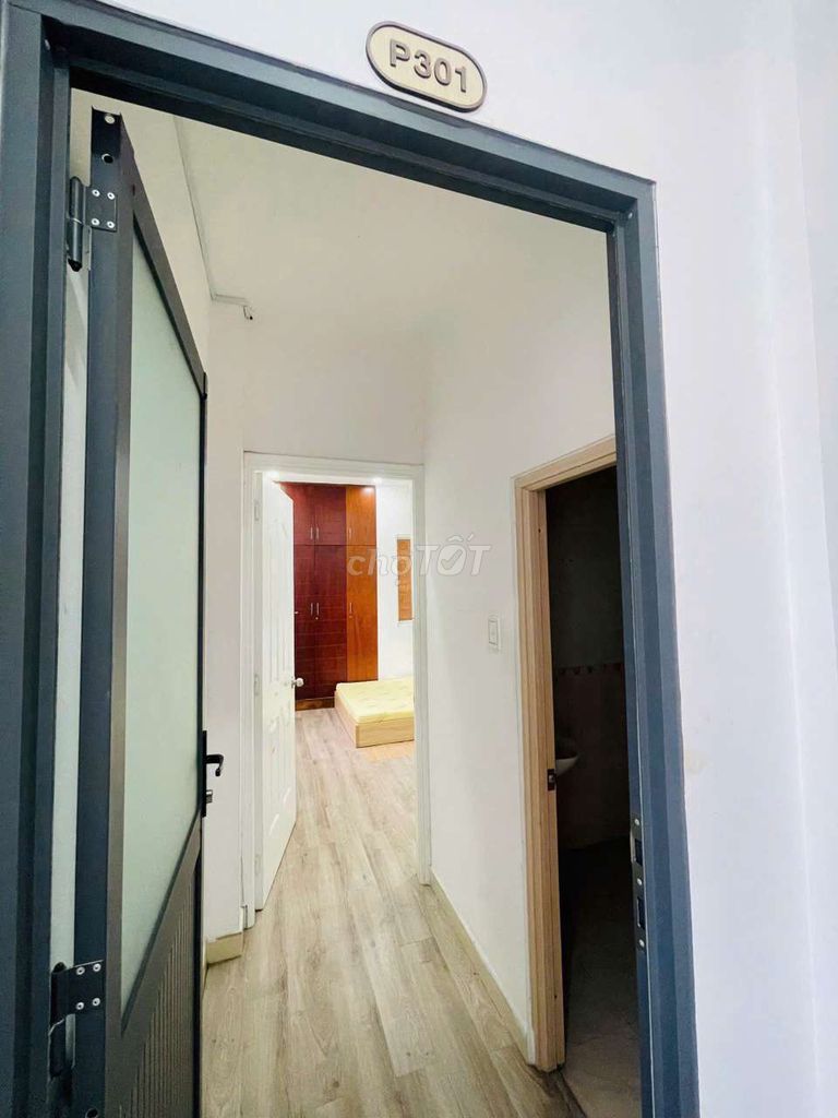 Go to Room 9 Lê Văn Sỹ, District 3.