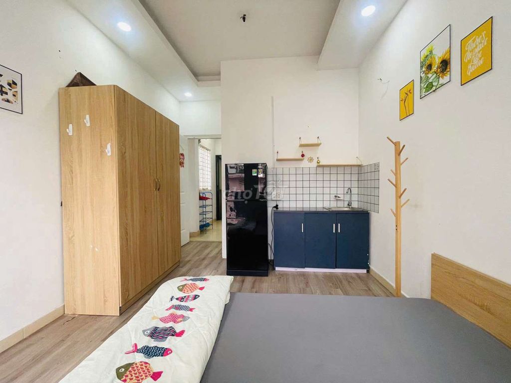 Go to Room 9 Lê Văn Sỹ, District 3.