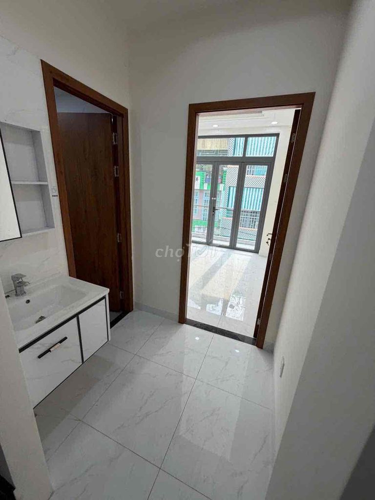 The new Hàn Hải Nguyên alley house.