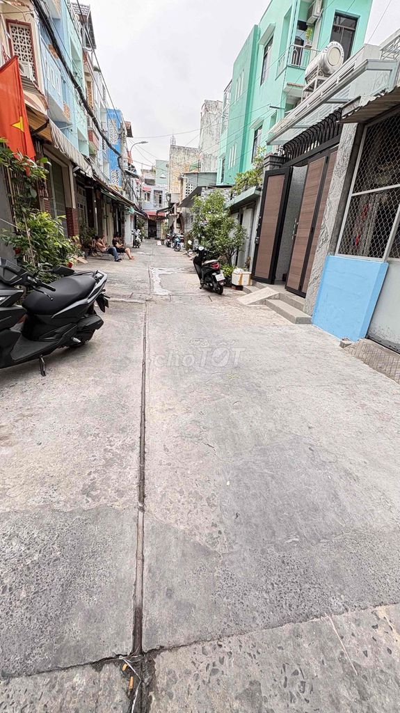 The new Hàn Hải Nguyên alley house.