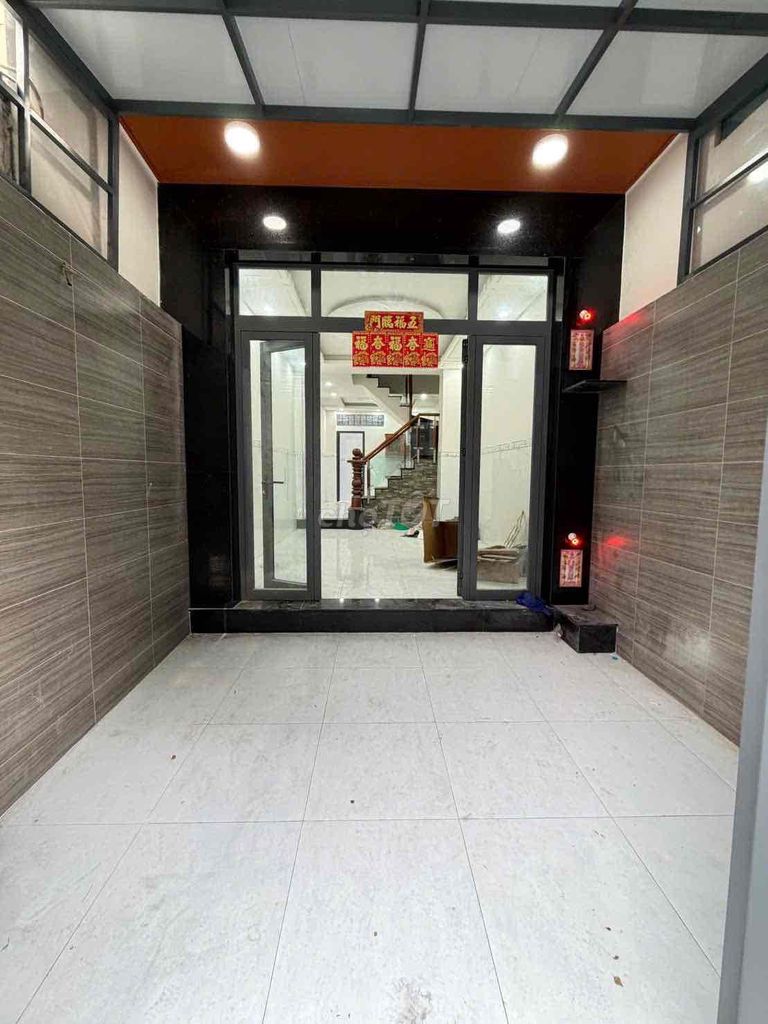 The new Hàn Hải Nguyên alley house.