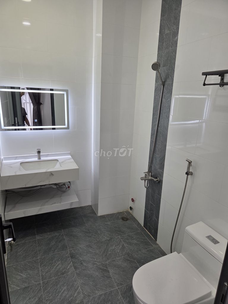 Small apartment on Âu Dương Lân.