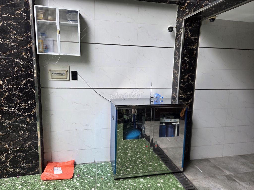 Small apartment on Âu Dương Lân.