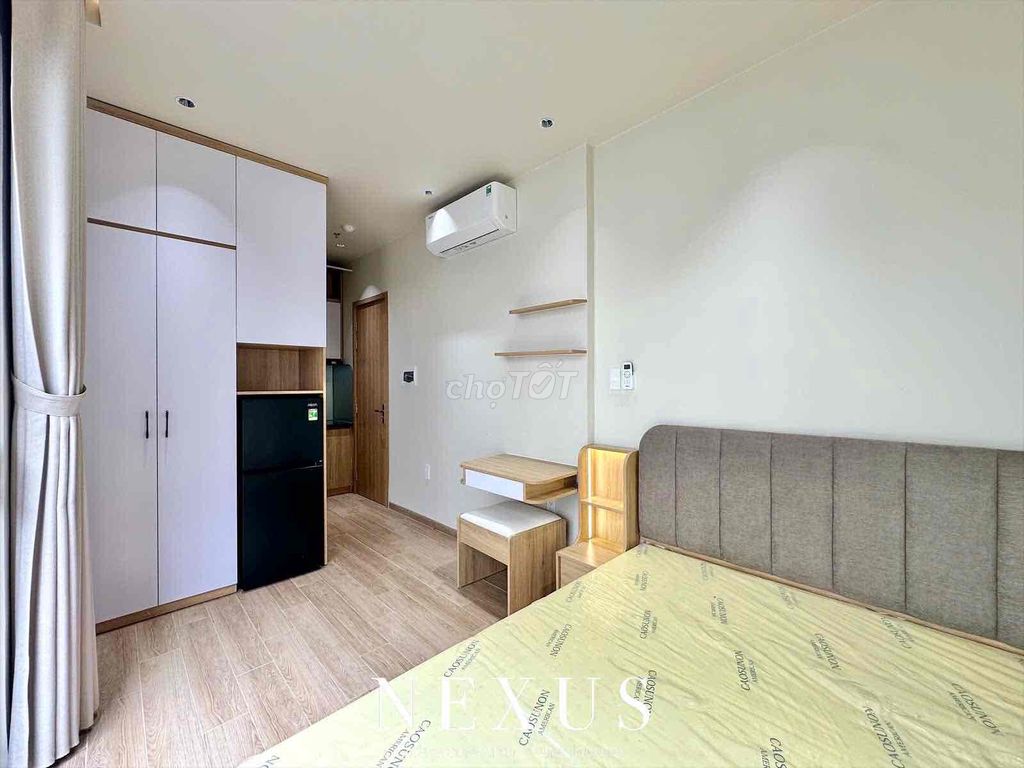 Rent a new balcony studio building a full interior at the S.H.I.E. Market.