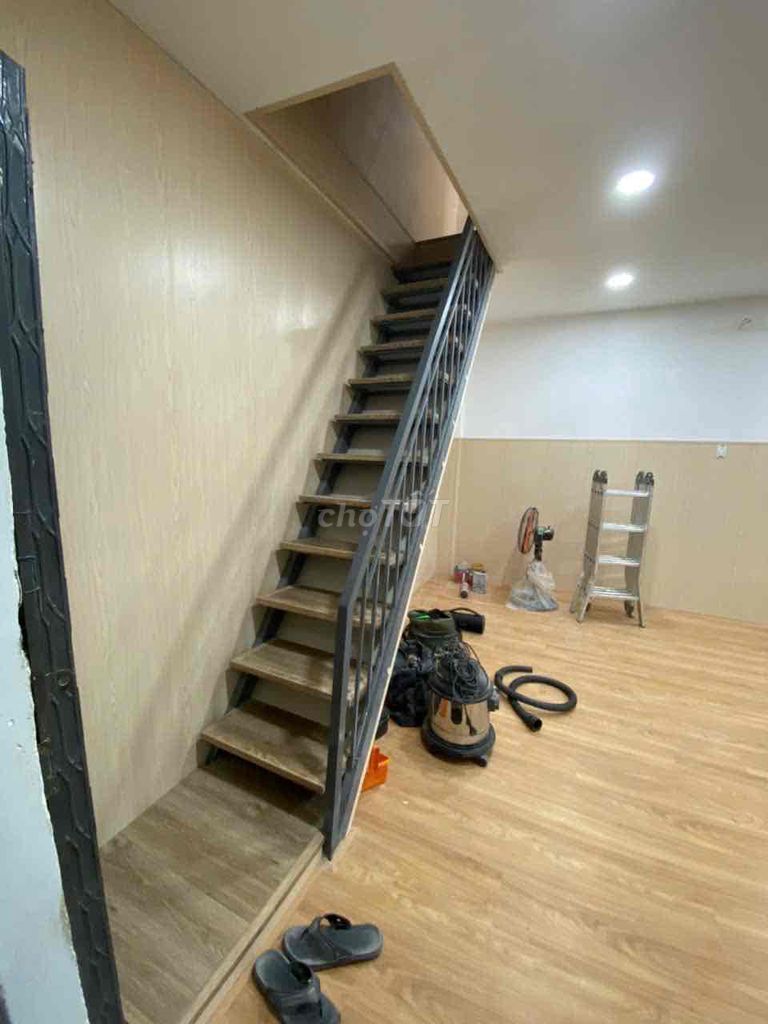 Rent the entire house. Use 47 meters, have air conditioning.