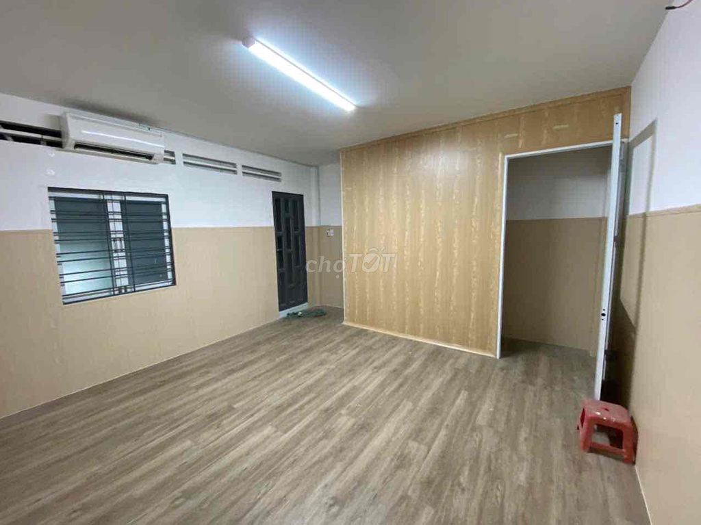Rent the entire house. Use 47 meters, have air conditioning.