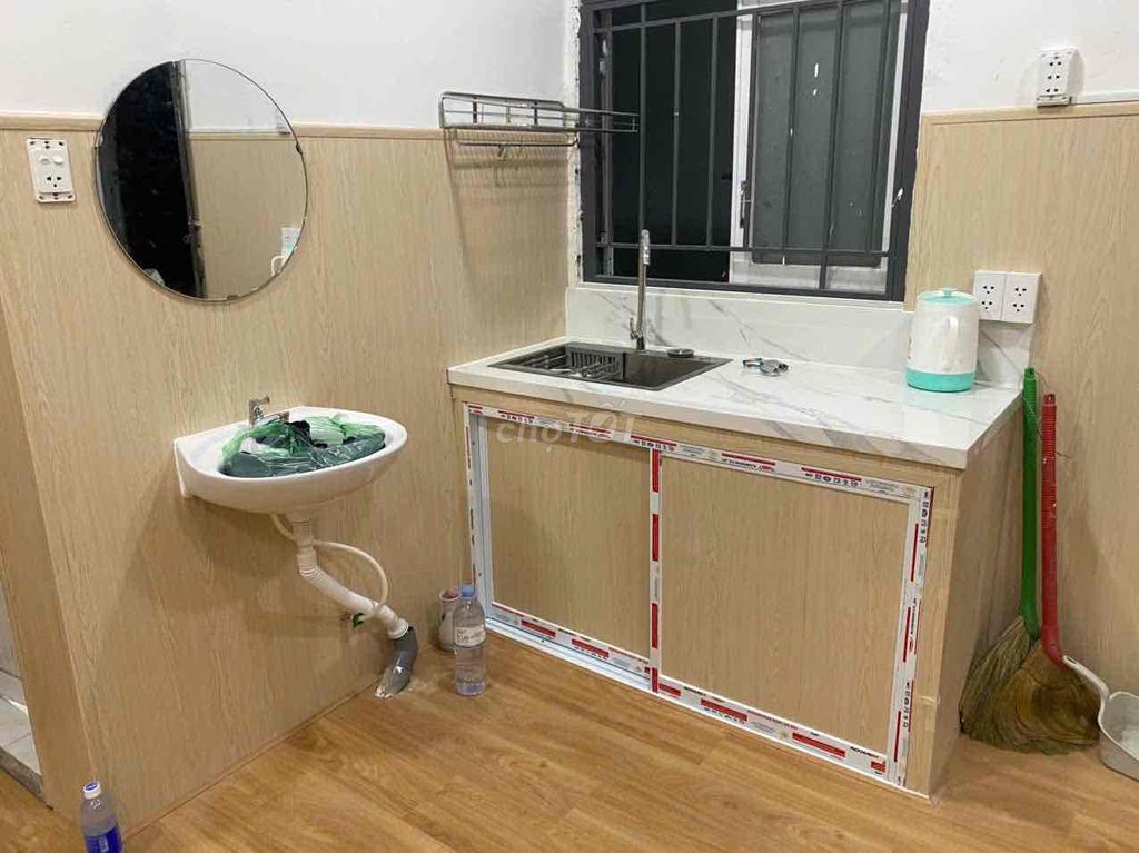 Rent the entire house. Use 47 meters, have air conditioning.
