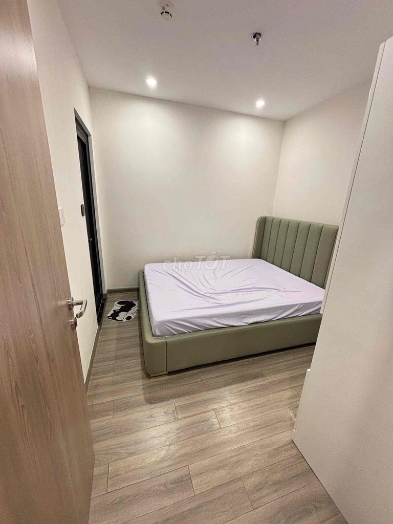 Rent a bedroom. A bathroom in two bedrooms in Vinhomes Grand Park.