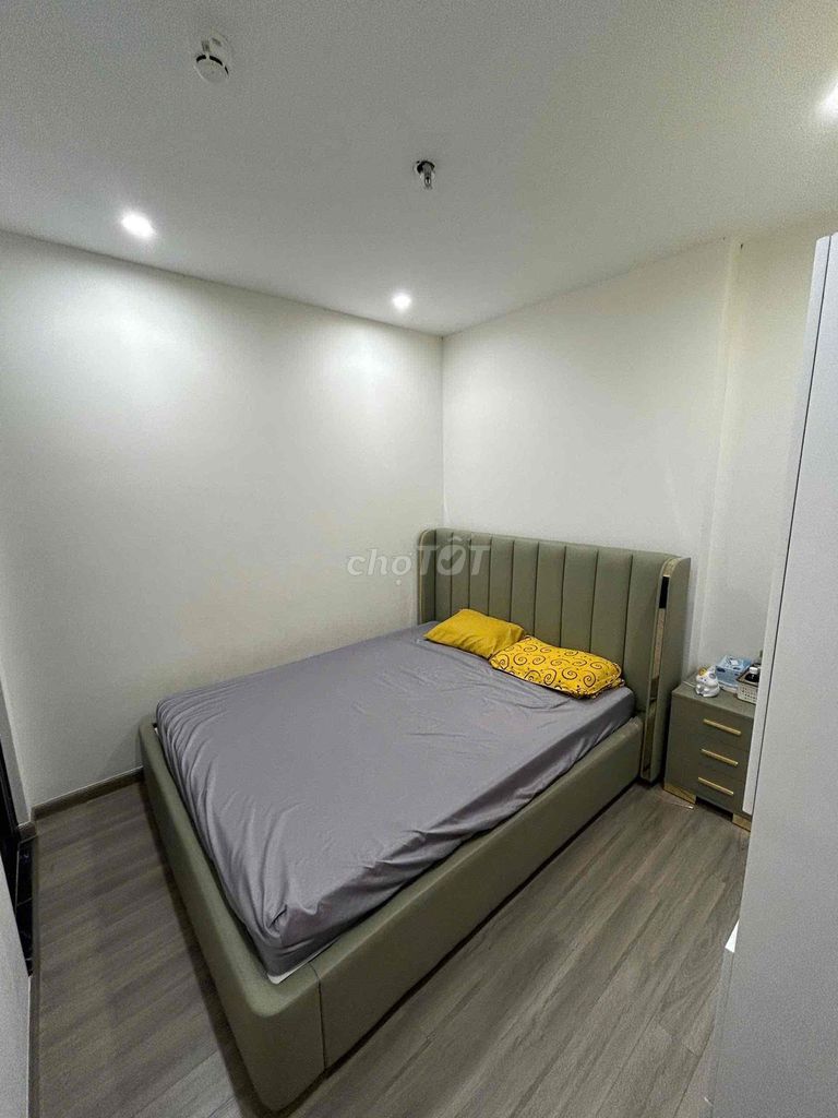 Rent a bedroom. A bathroom in two bedrooms in Vinhomes Grand Park.