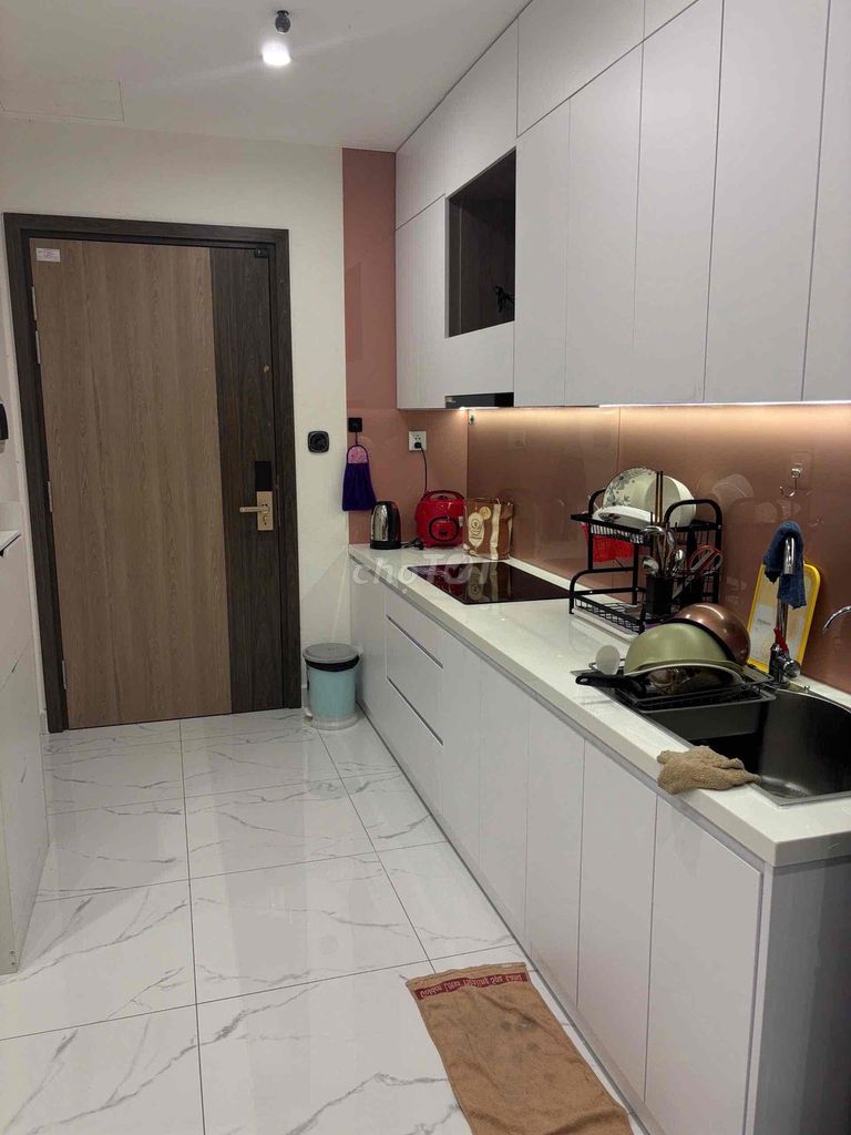 Rent a bedroom. A bathroom in two bedrooms in Vinhomes Grand Park.
