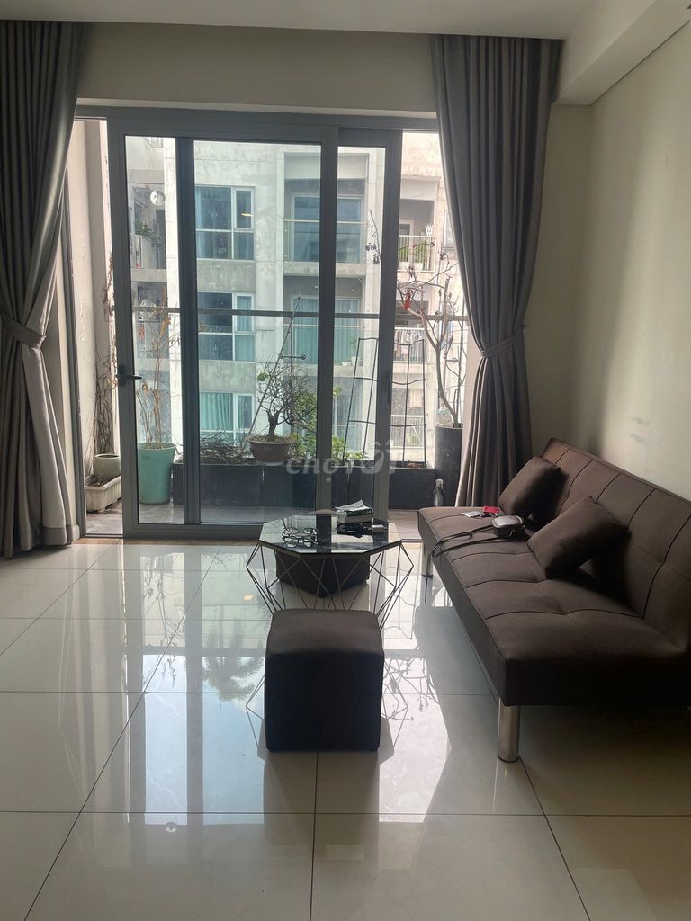 Rent the Rivera Park apartment, 10, 74 meters, 2 bedrooms, enough furniture, for 18 million.