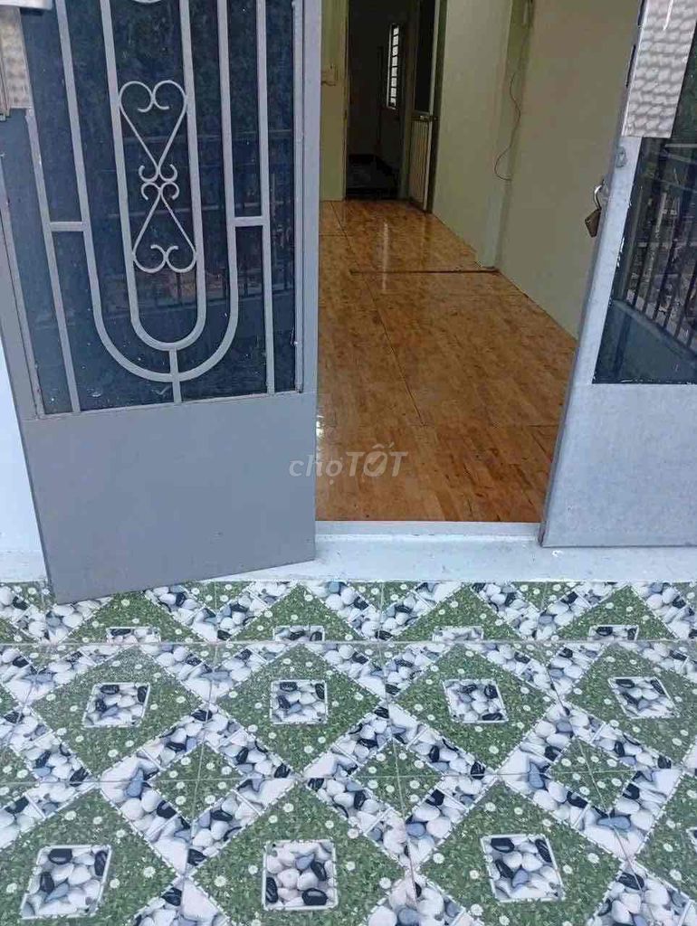 Rent a house that can do storage, at Thạnh Lộc District 12.