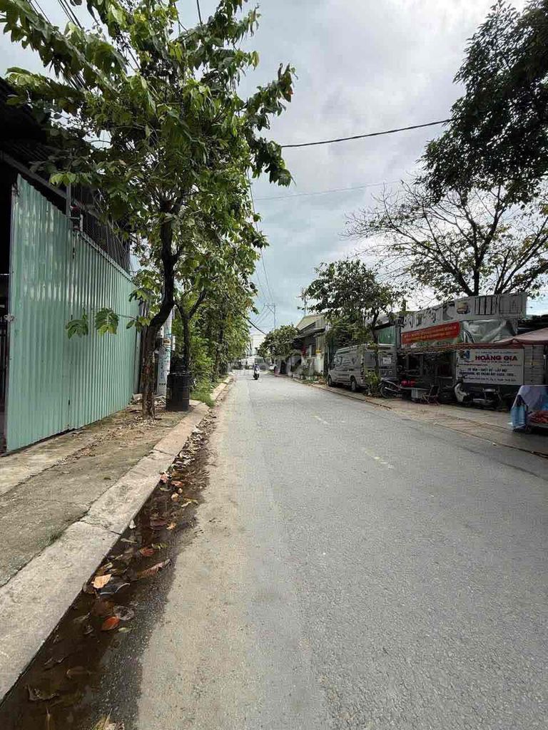 Rent 6-0-015 - Bà Điểm - bid: Eight million on the road.
