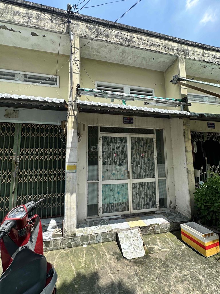 Nguyễn Thị Tú Root House