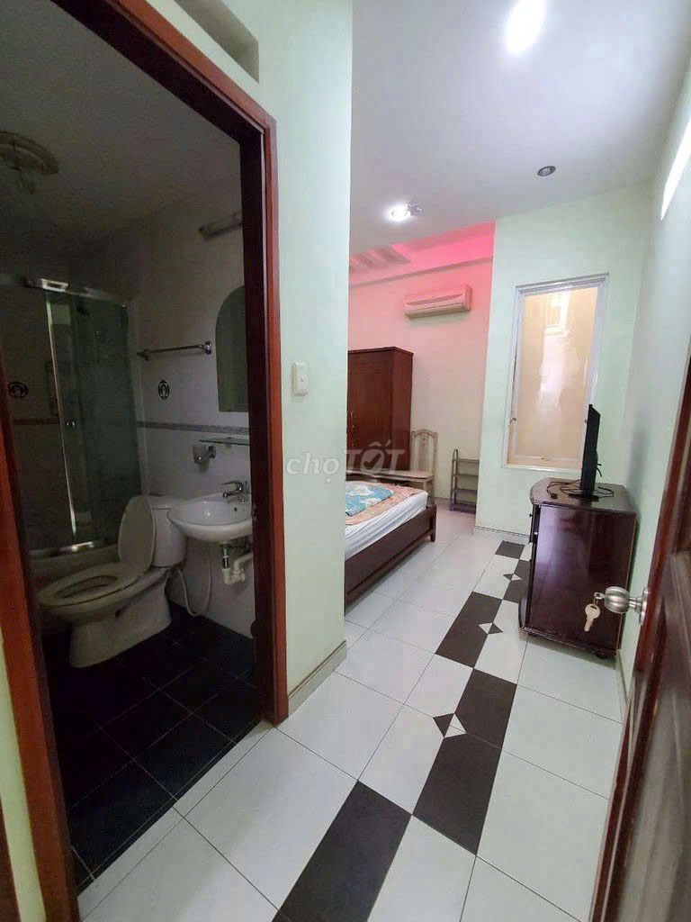 Rent the Hall of Light Street, District 3-$h.