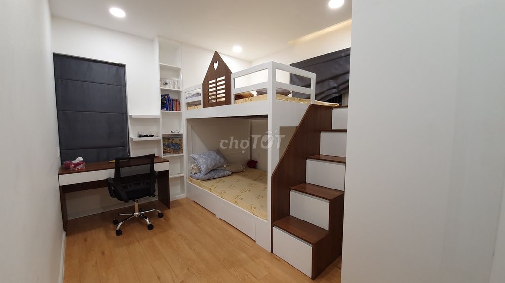 It's a good price for downtown 10th. 100 M2 (3 bedroom - 2 toilets) Xi Grand Court