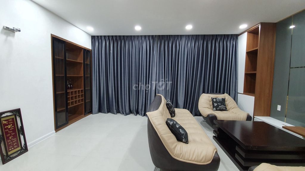 It's a good price for downtown 10th. 100 M2 (3 bedroom - 2 toilets) Xi Grand Court